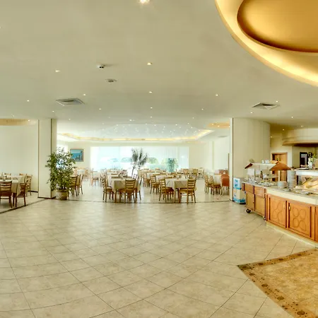 Marina Sunny Day 酒店 圣君士坦丁和海伦那